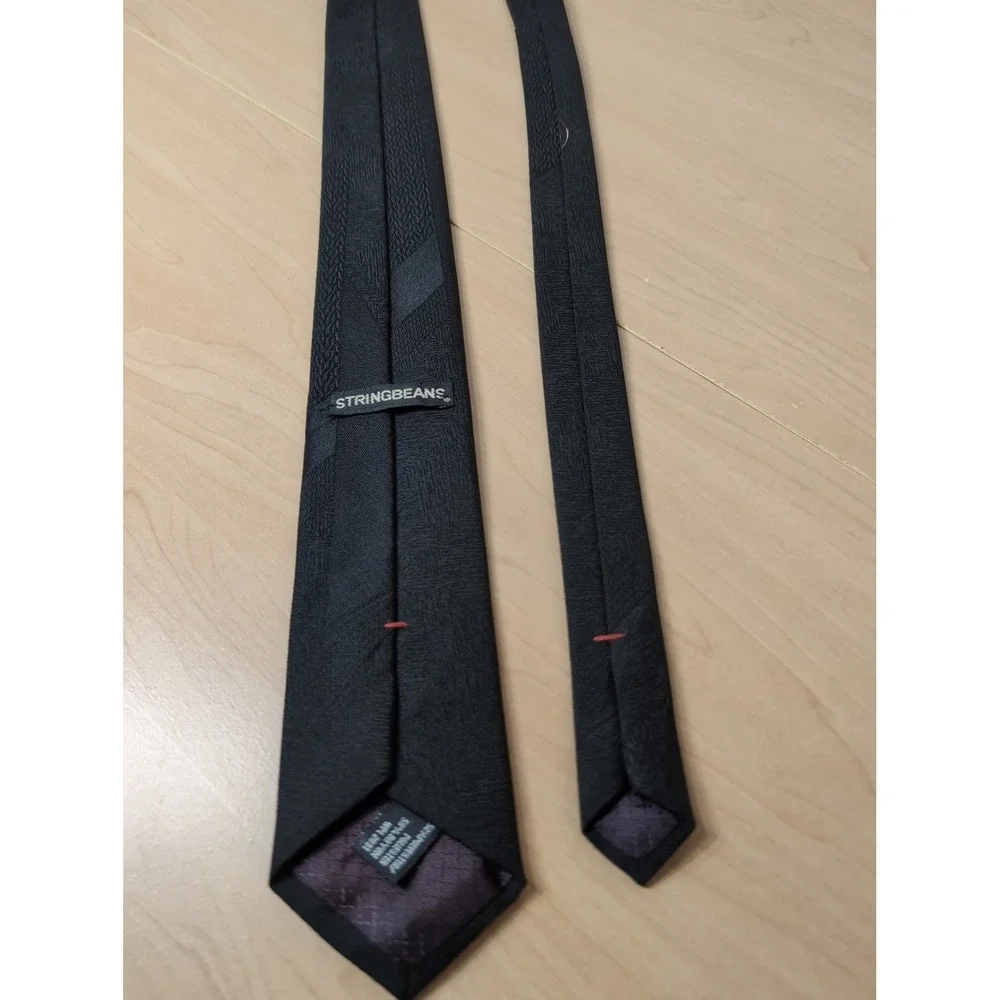 Stringbeans Men's Skinny Tie Black Relief-Print With Yellow Red Medallion